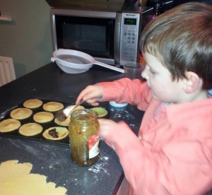 Make some mince pies to give as gifts!